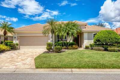 Home For Sale in Bradenton, Florida