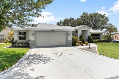 Home For Sale in Tavares, Florida