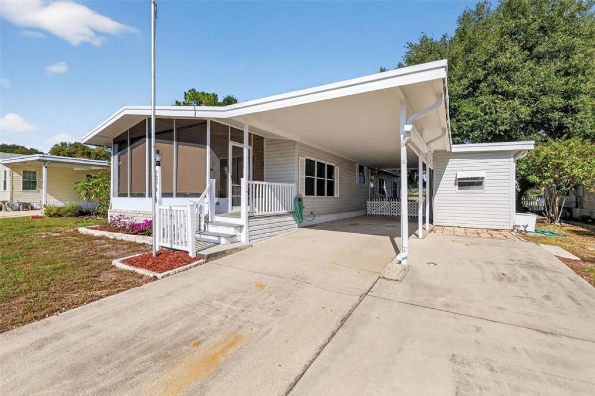 Picture of Mobile Home For Sale in Tavares, Florida, United States