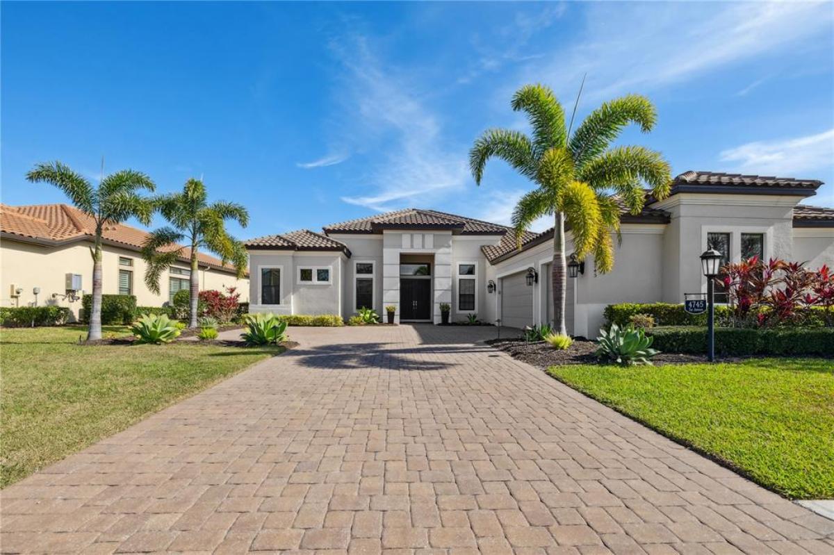 Picture of Home For Sale in Lakewood Ranch, Florida, United States