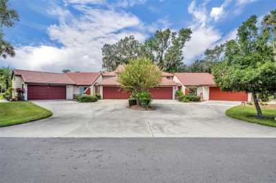 Home For Sale in Yalaha, Florida