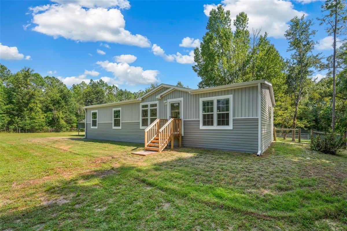 Picture of Mobile Home For Sale in Newberry, Florida, United States