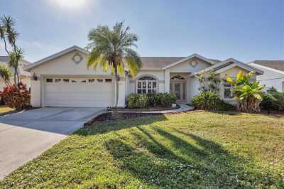 Home For Sale in Bradenton, Florida