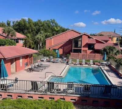 Condo For Sale in Naples, Florida