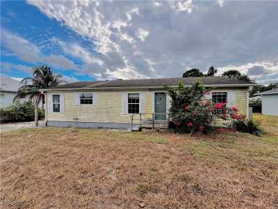 Mobile Home For Sale in Lehigh Acres, Florida