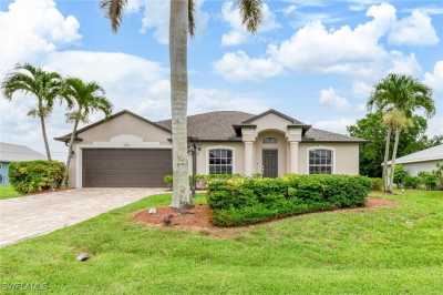 Home For Sale in Cape Coral, Florida