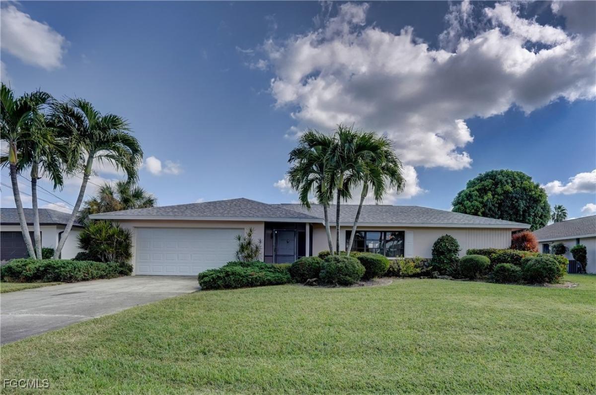 Picture of Home For Sale in Cape Coral, Florida, United States
