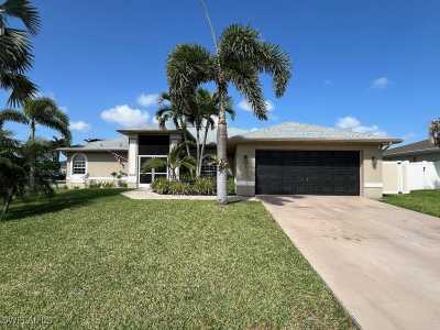 Home For Sale in Cape Coral, Florida