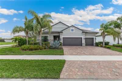 Home For Sale in Fort Myers, Florida