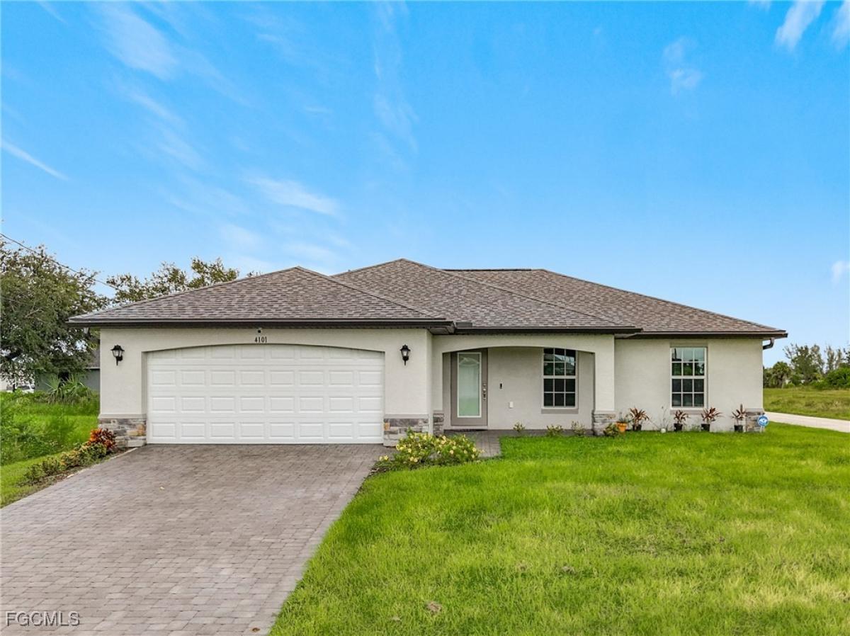 Picture of Home For Sale in Cape Coral, Florida, United States