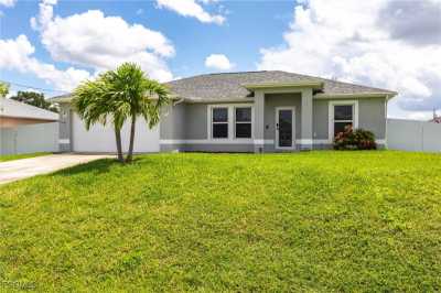 Home For Sale in Cape Coral, Florida