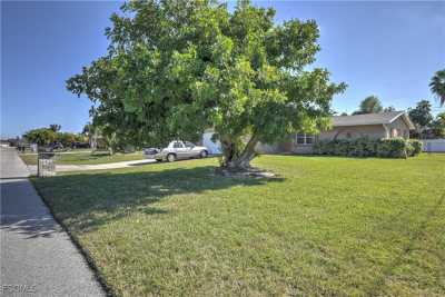 Home For Sale in Cape Coral, Florida