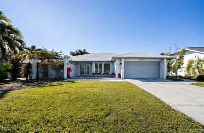 Home For Sale in Cape Coral, Florida