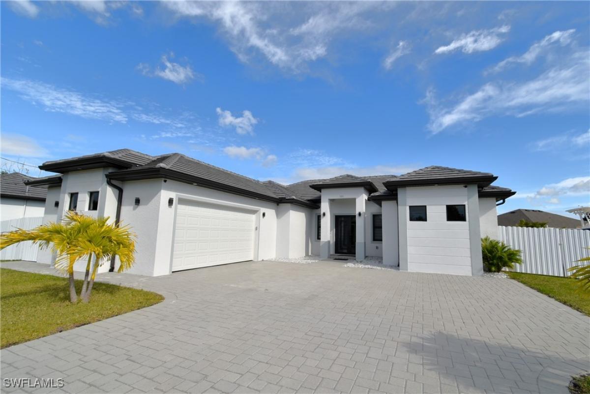 Picture of Home For Sale in Cape Coral, Florida, United States