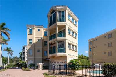 Condo For Sale in Fort Myers, Florida