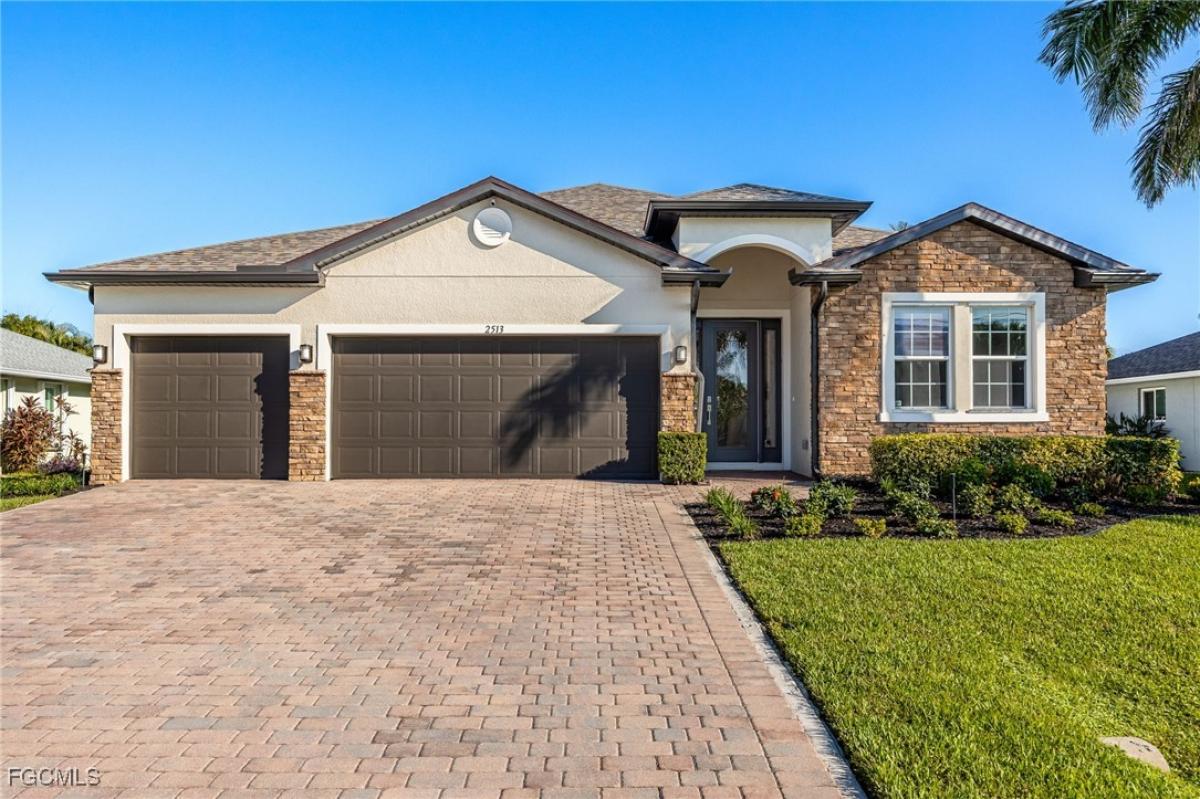 Picture of Home For Sale in Cape Coral, Florida, United States