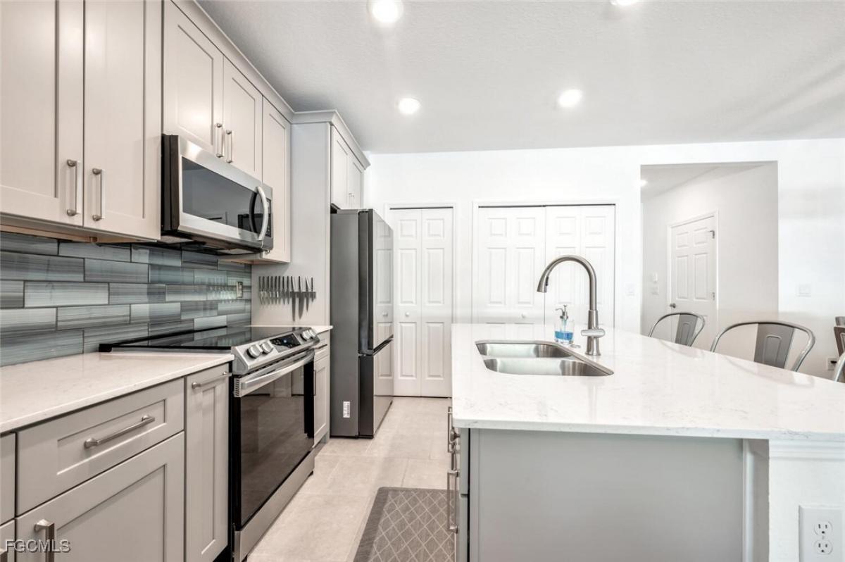 Picture of Home For Sale in Fort Myers, Florida, United States