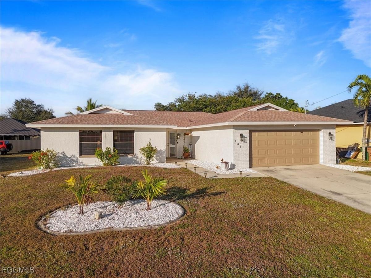 Picture of Home For Sale in Cape Coral, Florida, United States