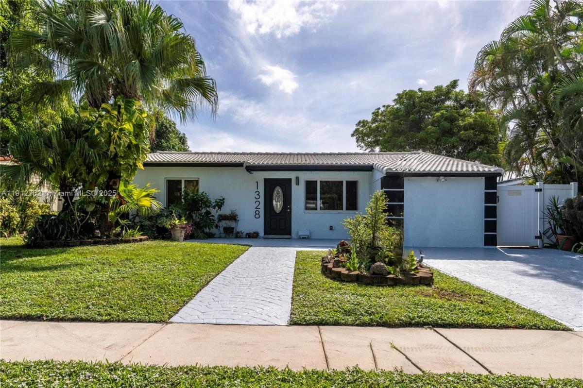 Picture of Home For Sale in Fort Lauderdale, Florida, United States