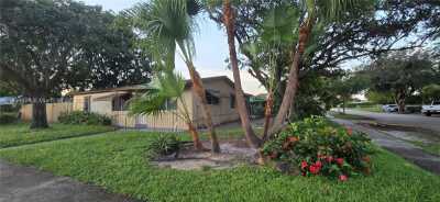 Home For Rent in Hollywood, Florida