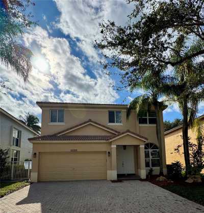 Home For Rent in Weston, Florida