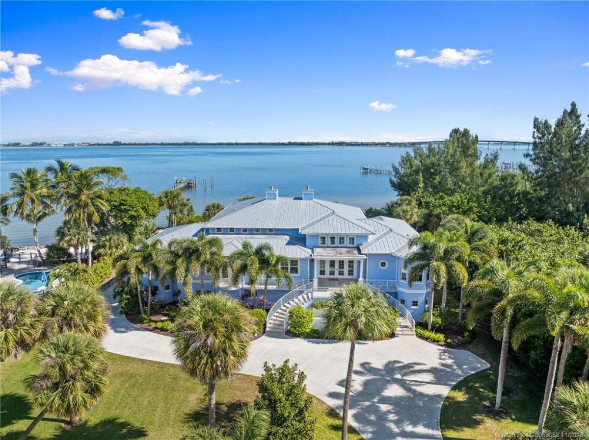 Picture of Home For Sale in Stuart, Florida, United States