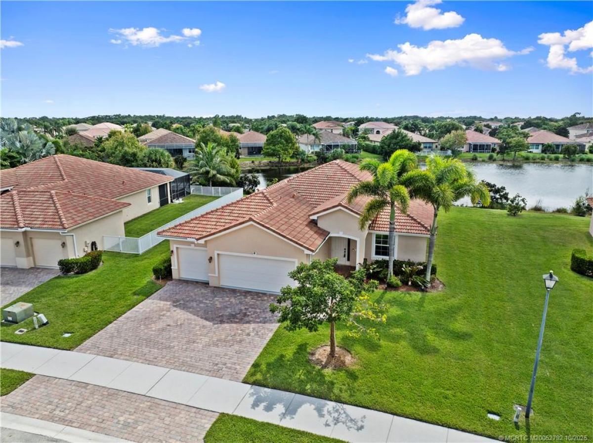 Picture of Home For Sale in Stuart, Florida, United States