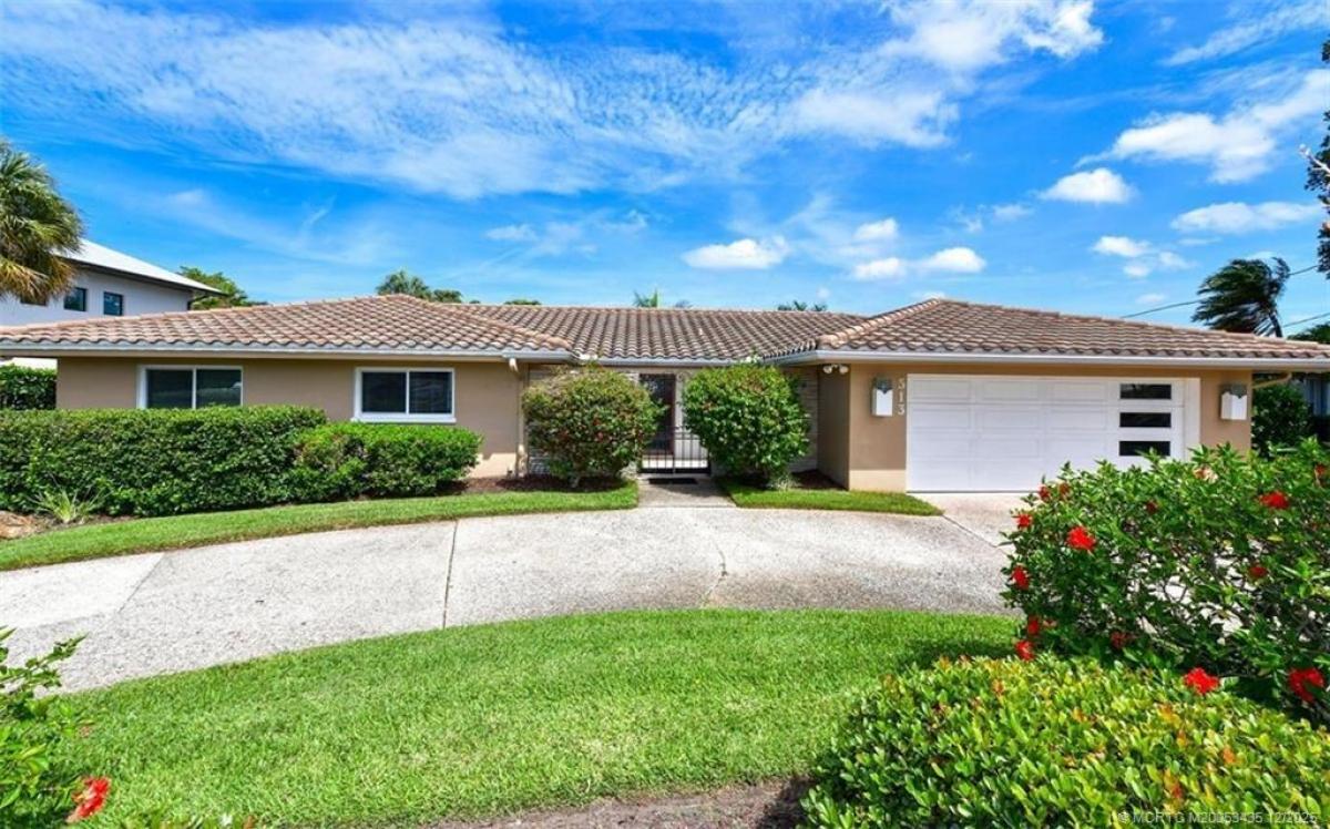 Picture of Home For Sale in Longboat Key, Florida, United States