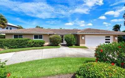Home For Sale in Longboat Key, Florida