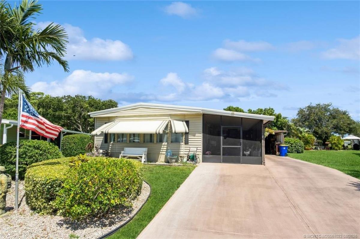 Picture of Mobile Home For Sale in Hobe Sound, Florida, United States