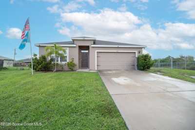 Home For Sale in Palm Bay, Florida