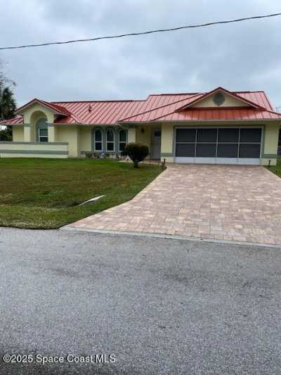 Home For Sale in Palm Bay, Florida