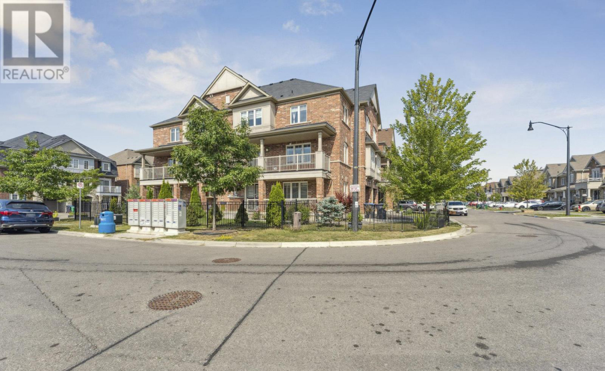 Townhome For Sale in Brampton, Ontario, Canada