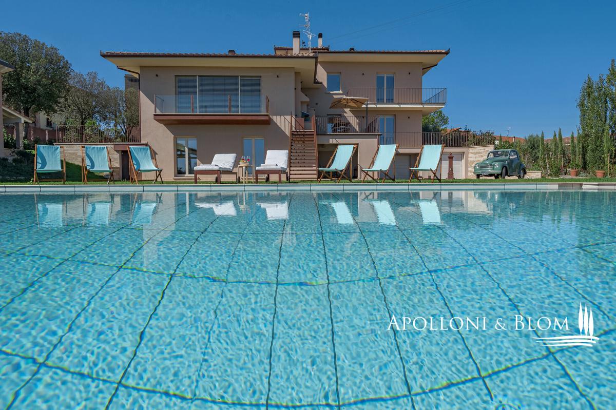 Picture of Villa For Sale in Foiano Della Chiana, Tuscany, Italy