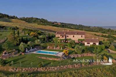 Apartment For Sale in Radicofani, Italy