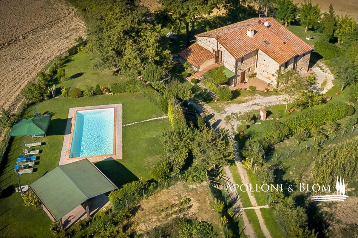 Picture of Home For Sale in Radicofani, Tuscany, Italy
