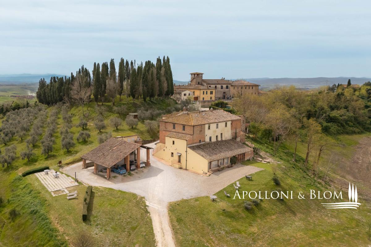 Picture of Villa For Sale in Asciano, Tuscany, Italy