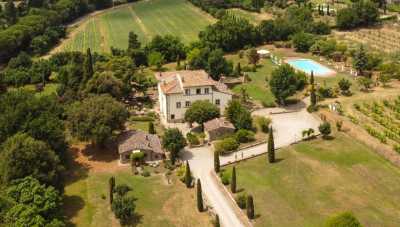 Villa For Sale in Cortona, Italy