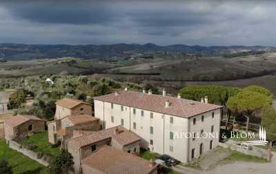 Commercial Building For Sale in Grosseto, Italy