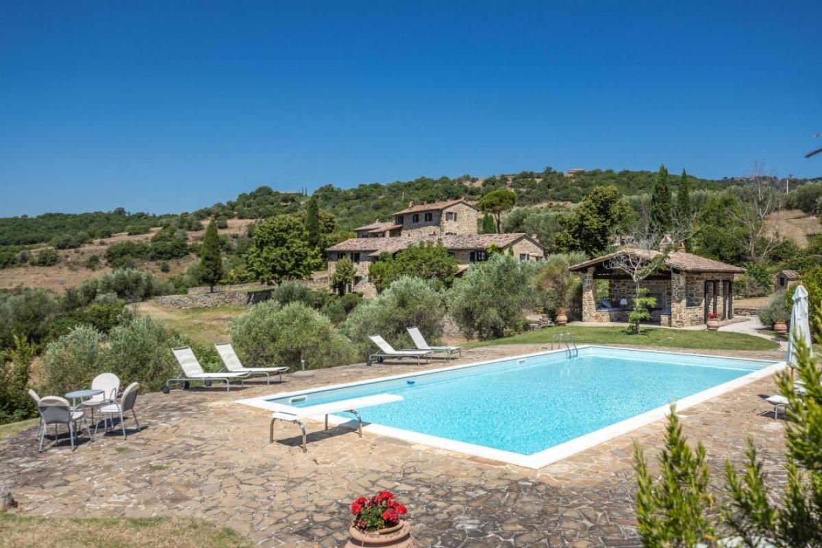 Picture of Home For Sale in Passignano Sul Trasimeno, Umbria, Italy