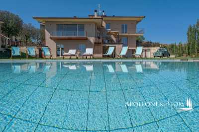 Villa For Sale in Foiano Della Chiana, Italy