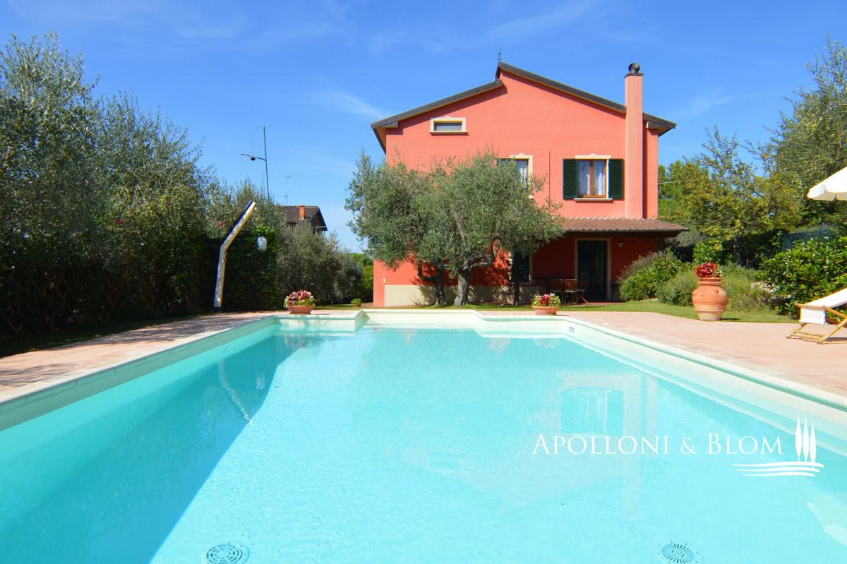 Picture of Villa For Sale in Castiglione Del Lago, Umbria, Italy
