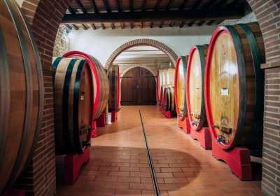 Commercial Building For Sale in Montepulciano, Italy