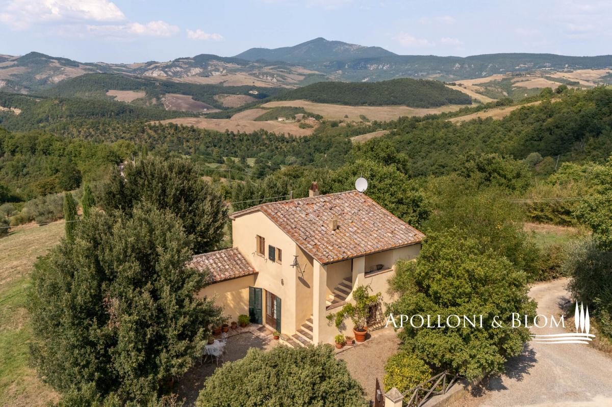 Picture of Villa For Sale in San Casciano Dei Bagni, Tuscany, Italy