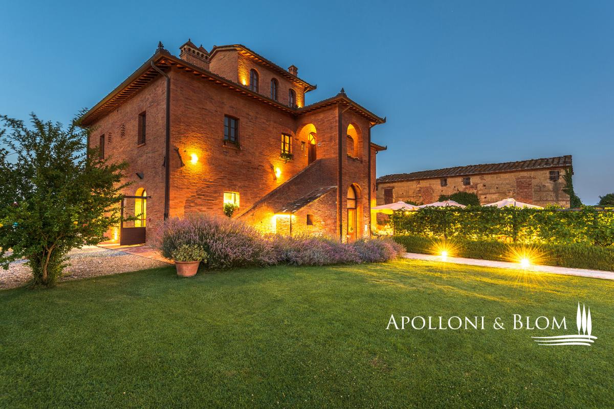 Picture of Villa For Sale in Sinalunga, Tuscany, Italy