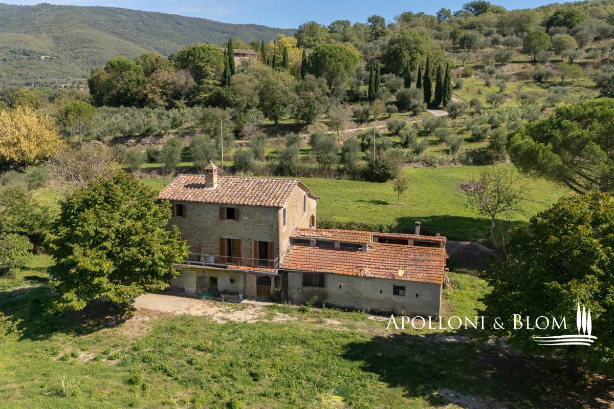 Picture of Home For Sale in Tuoro Sul Trasimeno, Umbria, Italy
