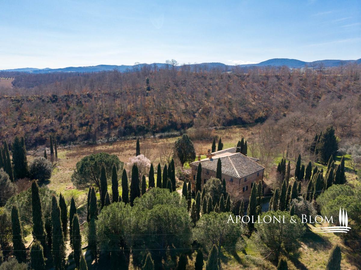 Picture of Villa For Sale in Sinalunga, Tuscany, Italy