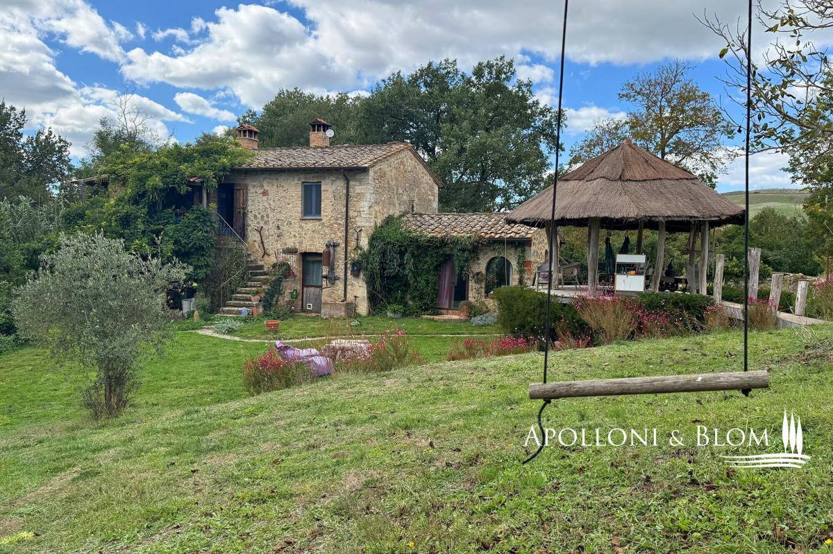 Picture of Home For Sale in Trequanda, Tuscany, Italy