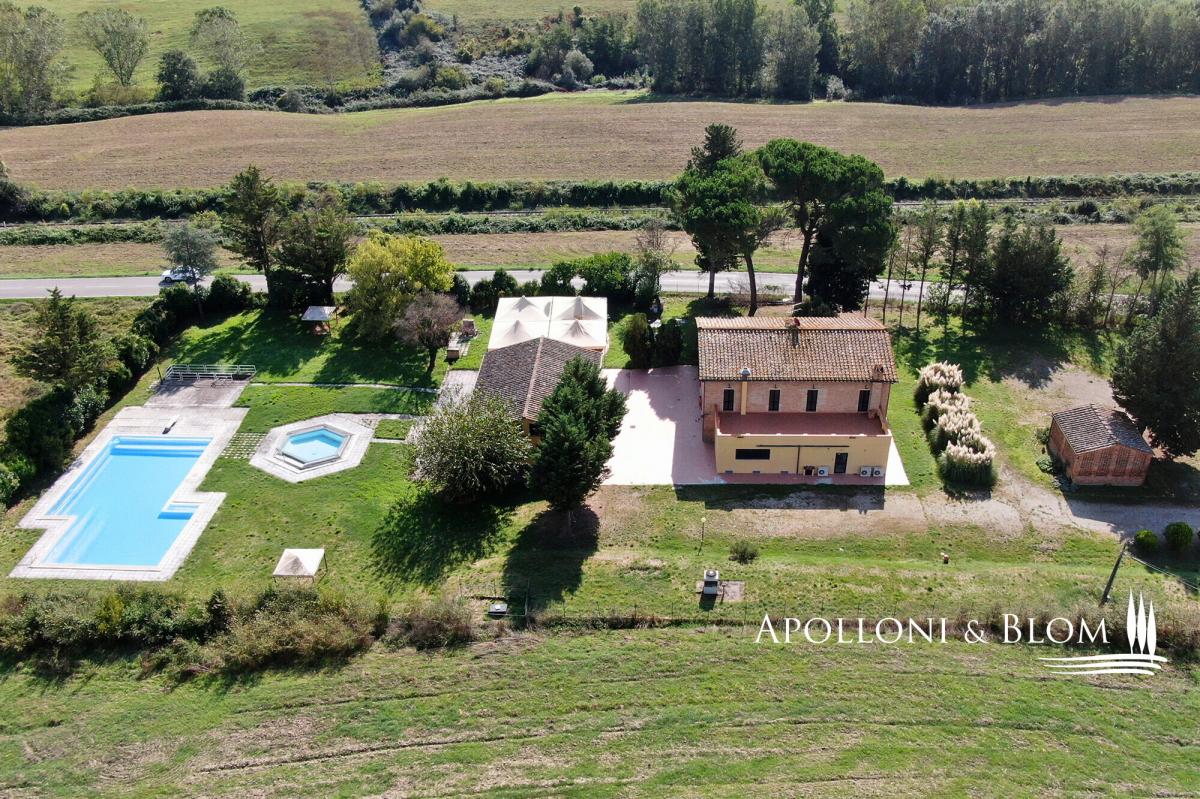 Picture of Home For Sale in Montalcino, Tuscany, Italy