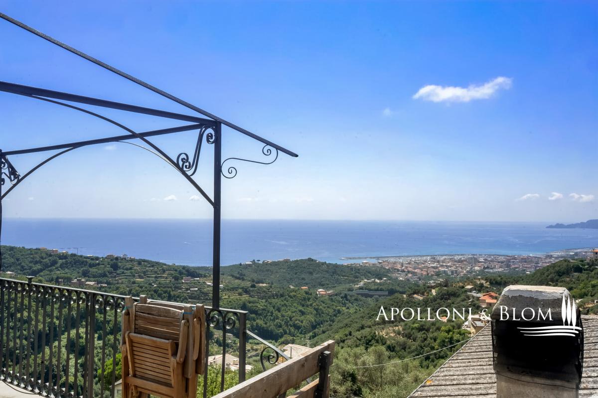 Picture of Apartment For Sale in Cogorno, Liguria, Italy